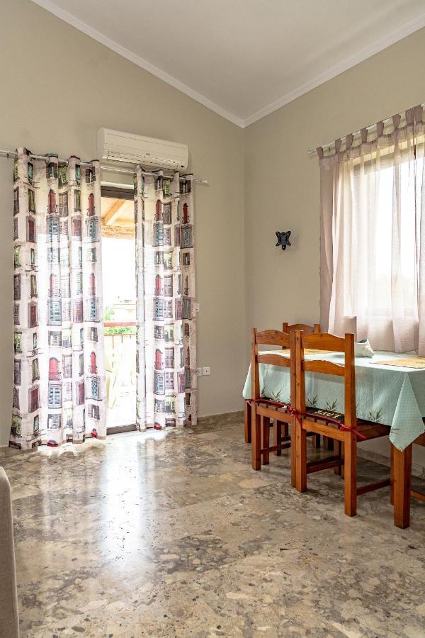 Ritsinia Apartments Aigio Bagian luar foto