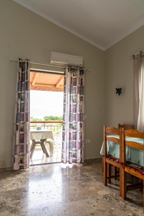 Ritsinia Apartments Aigio Bagian luar foto