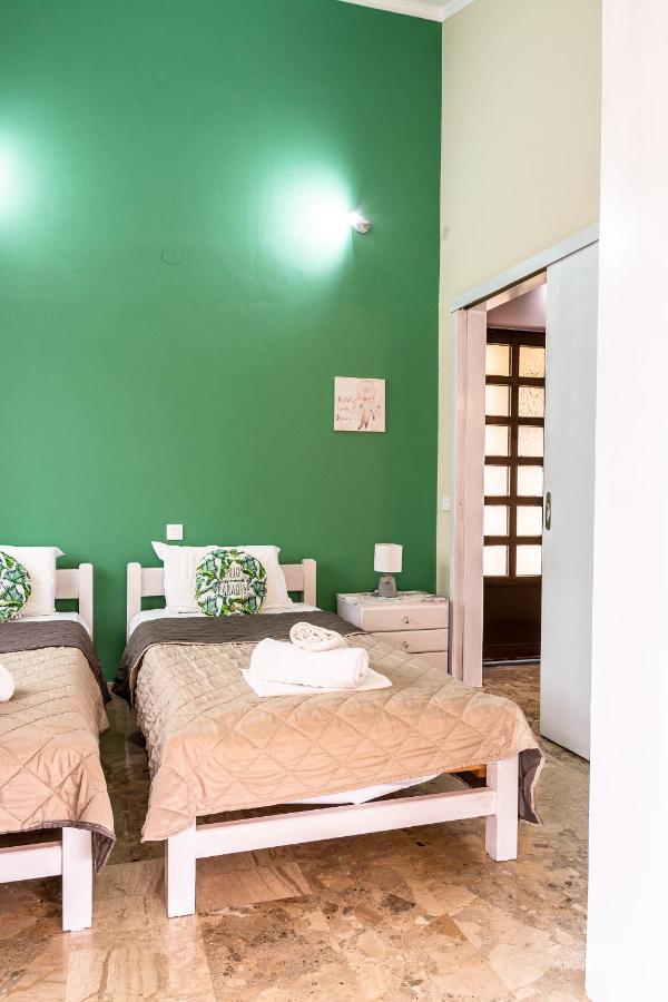 Ritsinia Apartments Aigio Bagian luar foto