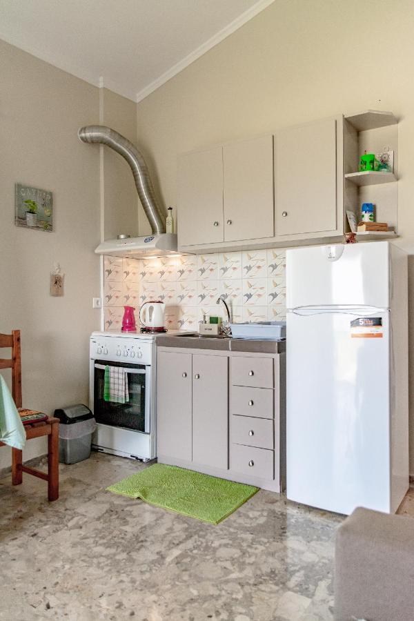 Ritsinia Apartments Aigio Bagian luar foto